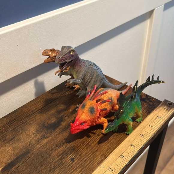 Plastic Dino Lot - Picture 6 of 7